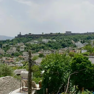  Gasthuis Bazzar Albanië
