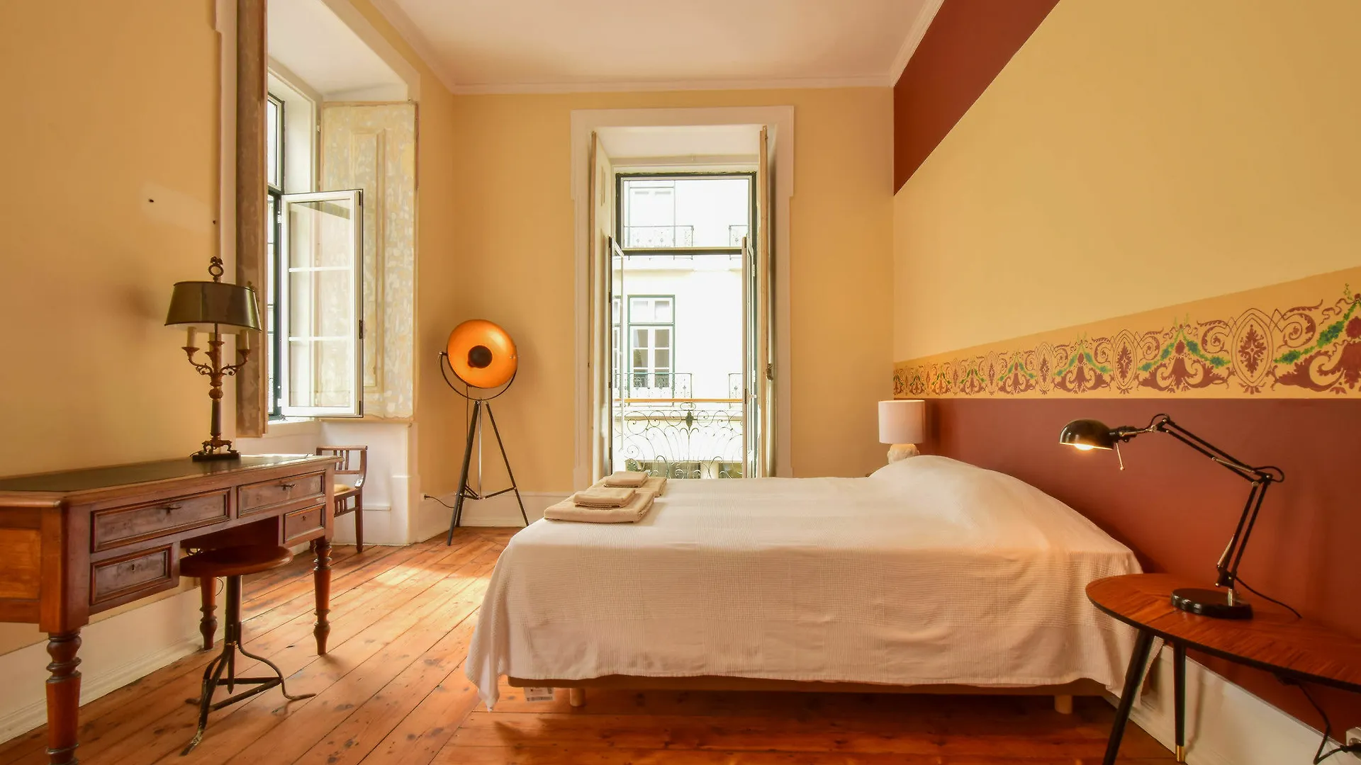 Lost Lisbon :: Chiado House Guest house